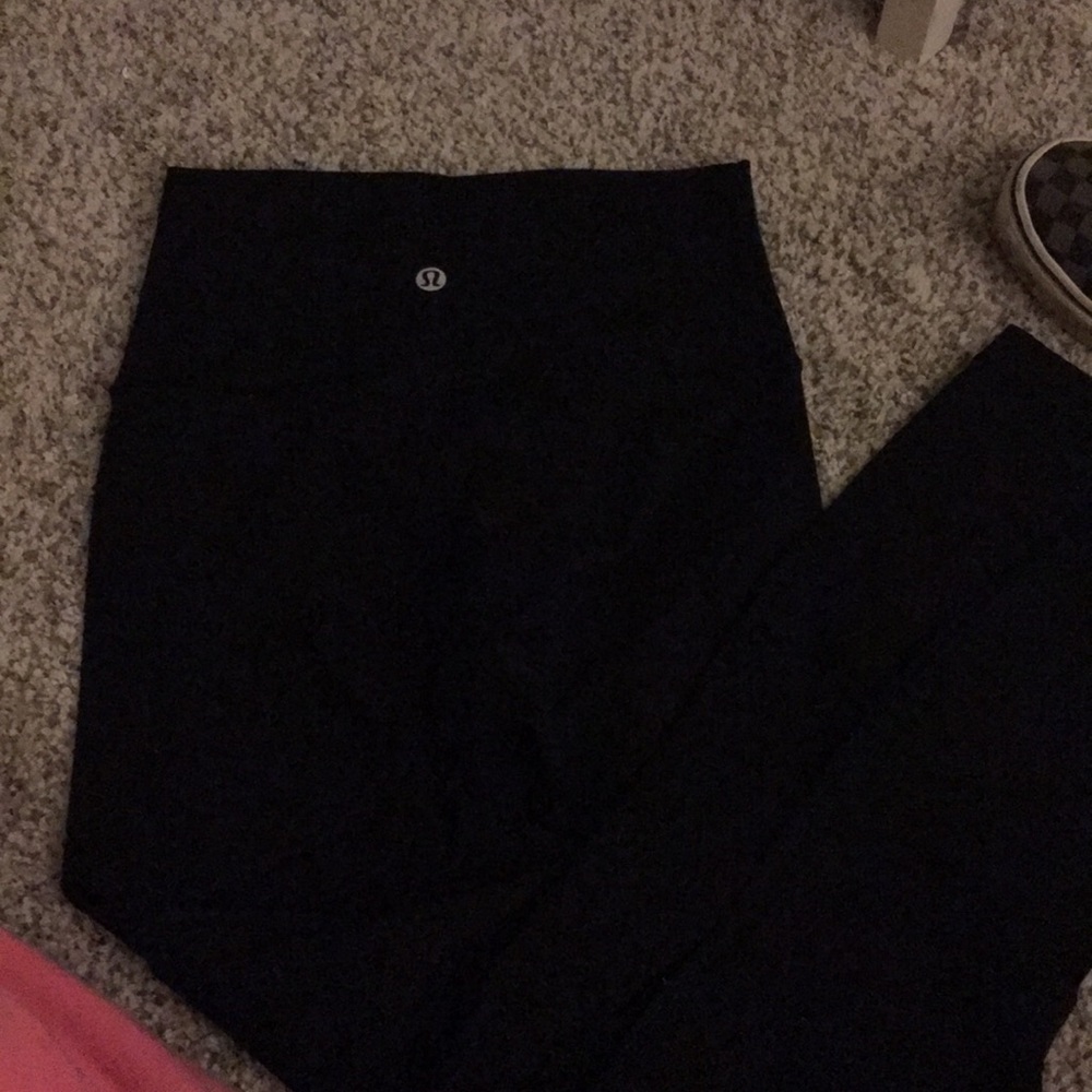 black lululemon leggings!